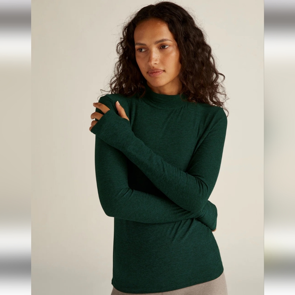 Beyond Yoga Moving On Pullover NWT